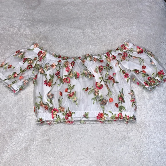 |3 FOR $20| URBAN PLANET Floral Sheer Crop Top - Picture 6 of 6